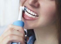 Lo spazzolino elettrico presenta controindicazioni? Come si usa? Vantaggi e svantaggi di questo alleato per l’igiene orale